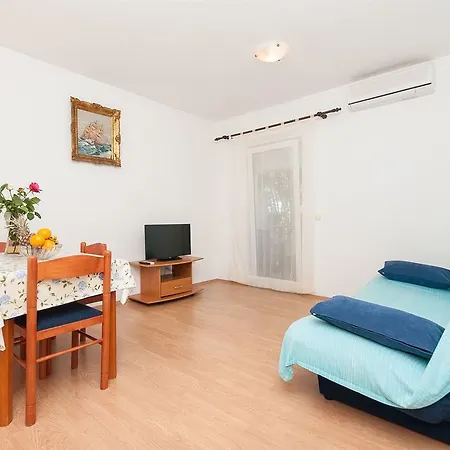 Dolores Apartment Povljana