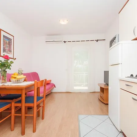 Dolores Apartment Povljana