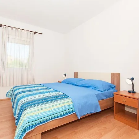 Apartment Dolores Povljana